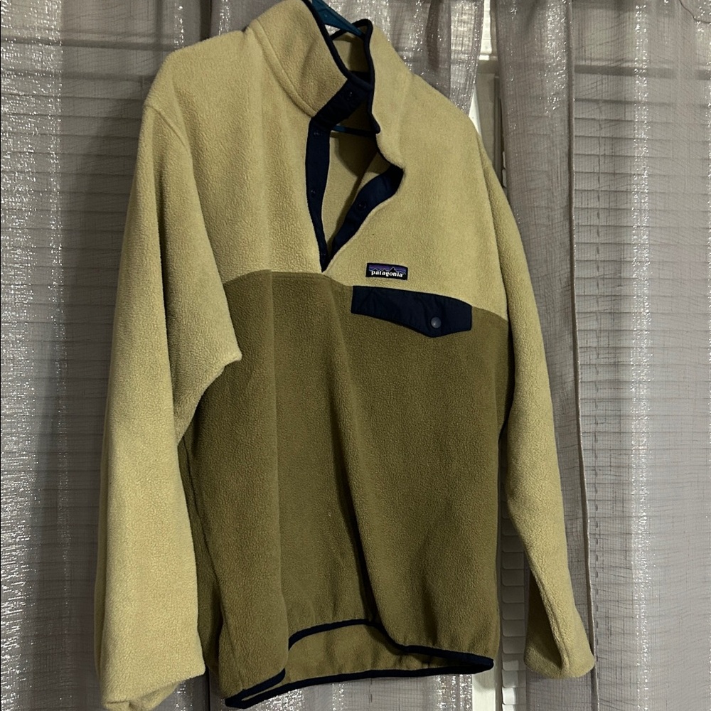 Patagonia Olive and Beige Fleece Pullover